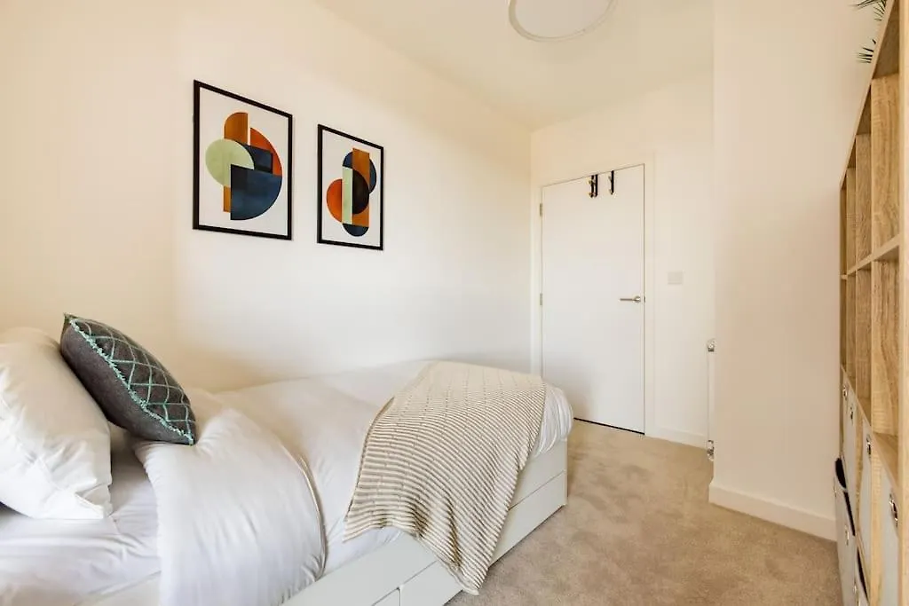 Wild Roses Serviced Apartments - Upton Park London