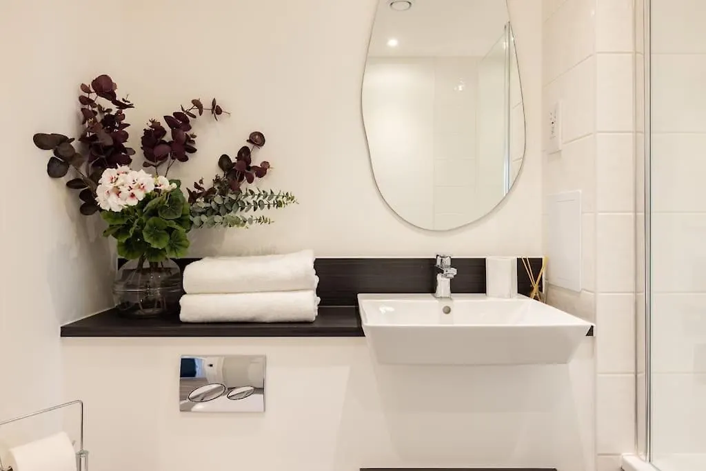 Wild Roses Serviced Apartments - Upton Park London