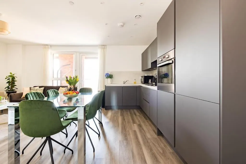 Wild Roses Serviced Apartments - Upton Park London
