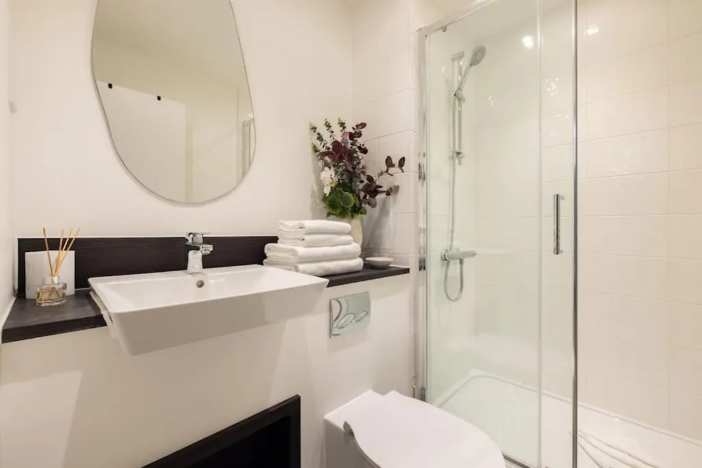 Wild Roses Serviced Apartments - Upton Park London