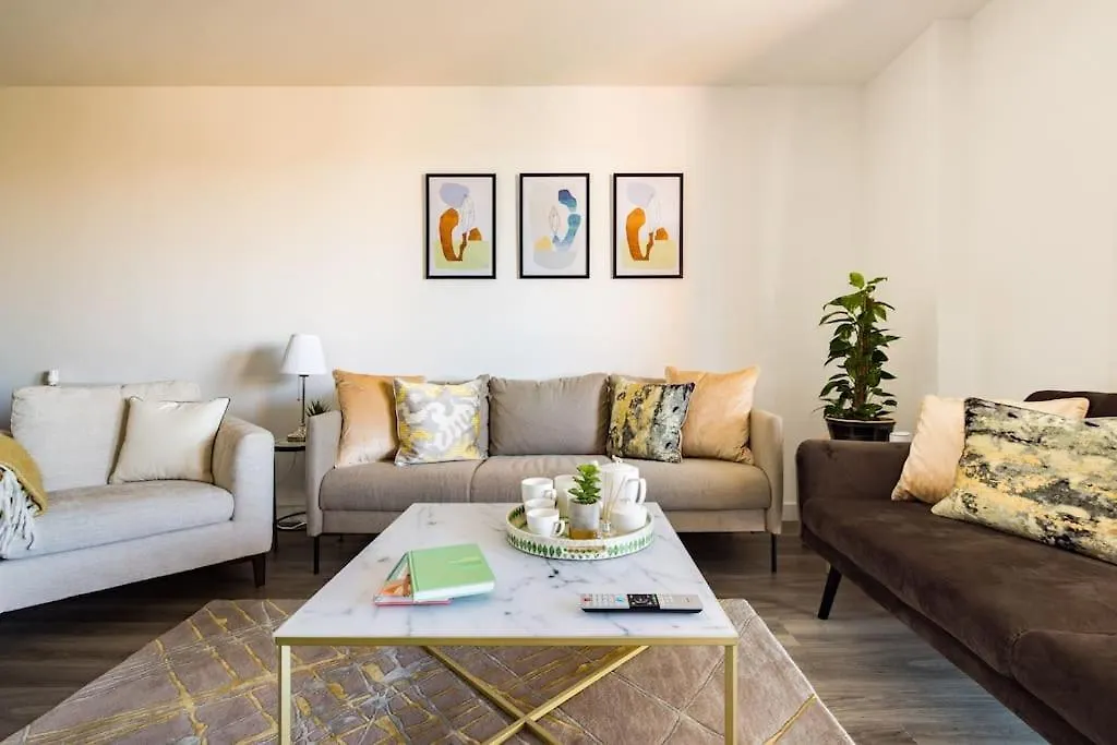 Wild Roses Serviced Apartments - Upton Park London 0*,