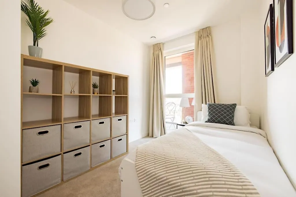 Wild Roses Serviced Apartments - Upton Park London