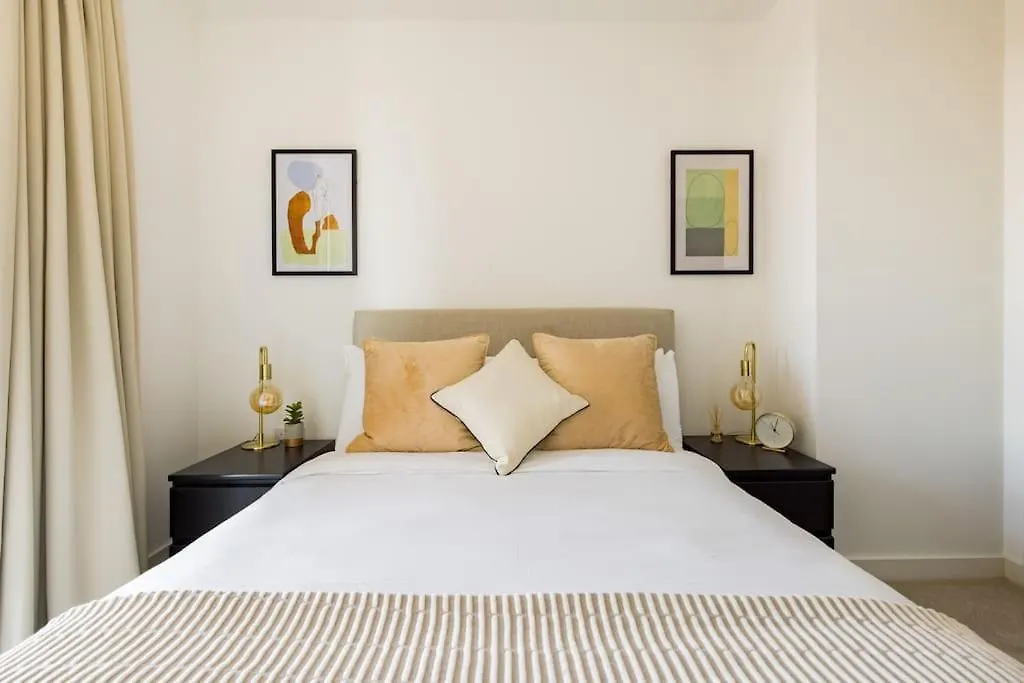 Wild Roses Serviced Apartments - Upton Park London