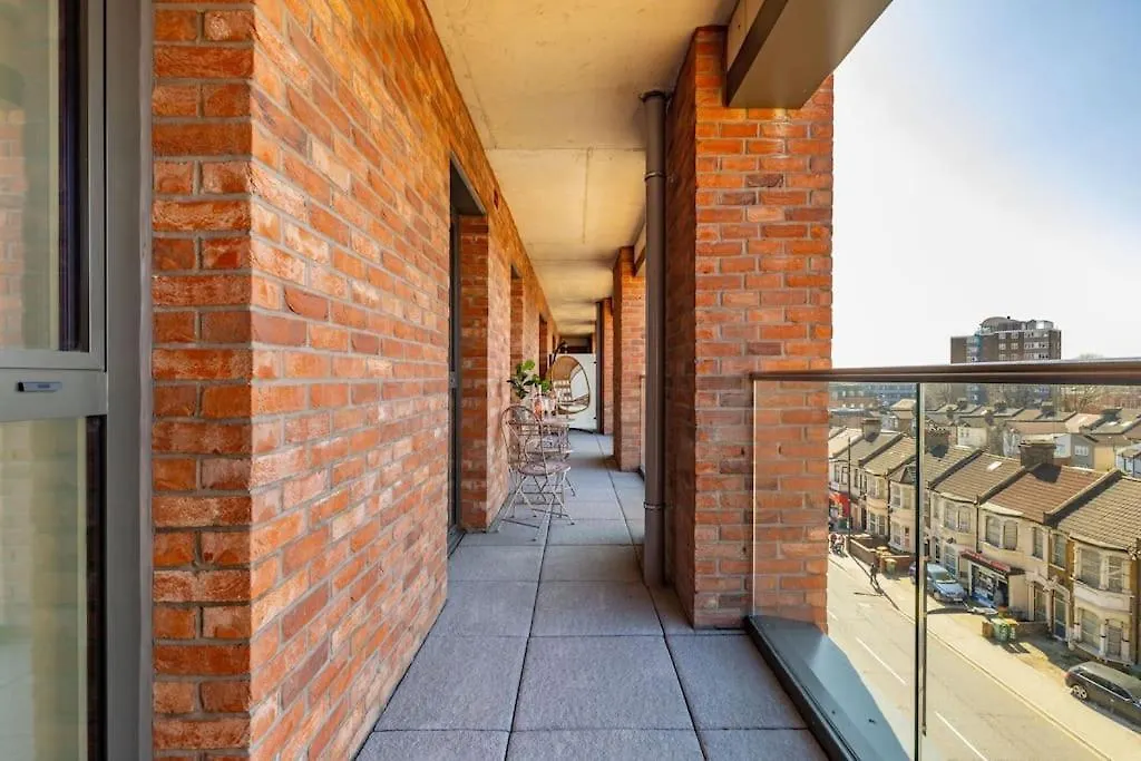 Wild Roses Serviced Apartments - Upton Park London