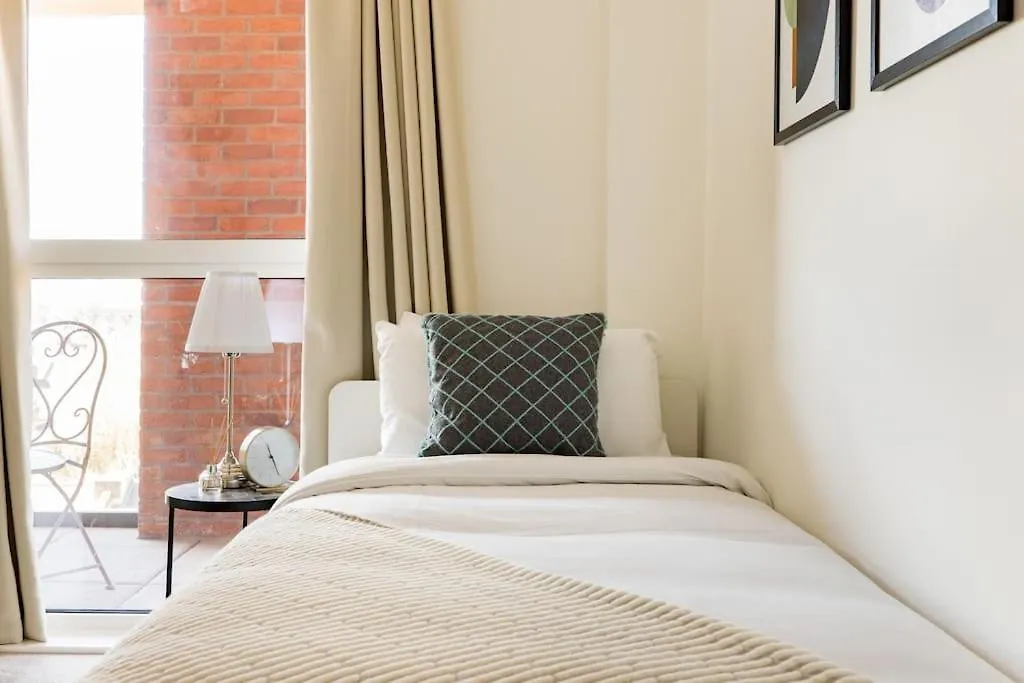 Wild Roses Serviced Apartments - Upton Park London